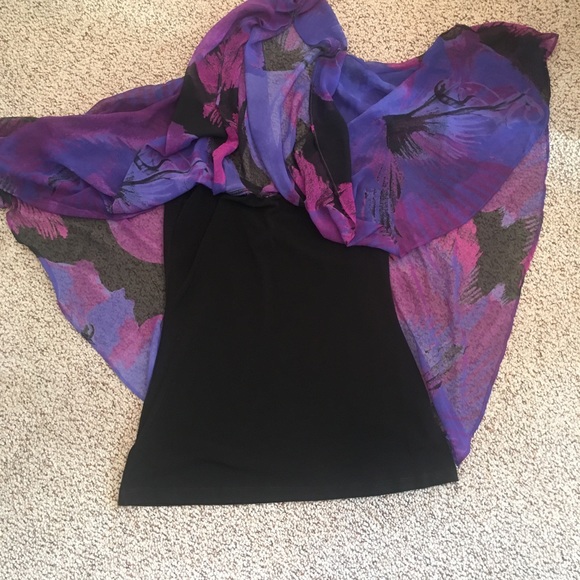 Sleeveless top with sheer overlay - Picture 2 of 3